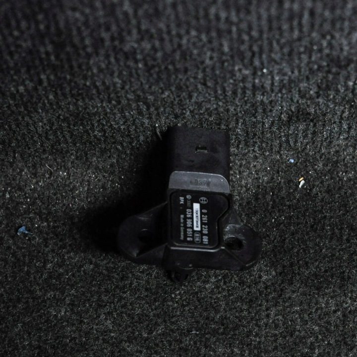 ДАТЧИК ДАВЛЕНИЯ НАДДУВА VW AUDI SKODA SEAT 036906051G 0261230081, фото 1