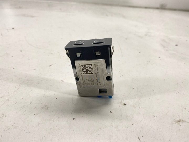 Блок управления/модуль USB Передний BMW 2 F44 8711938, фото 4