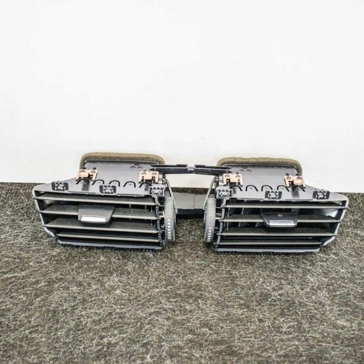 Воздухозаборник консоли BMW F40 9262955 1.6L дизель 2016, фото 1