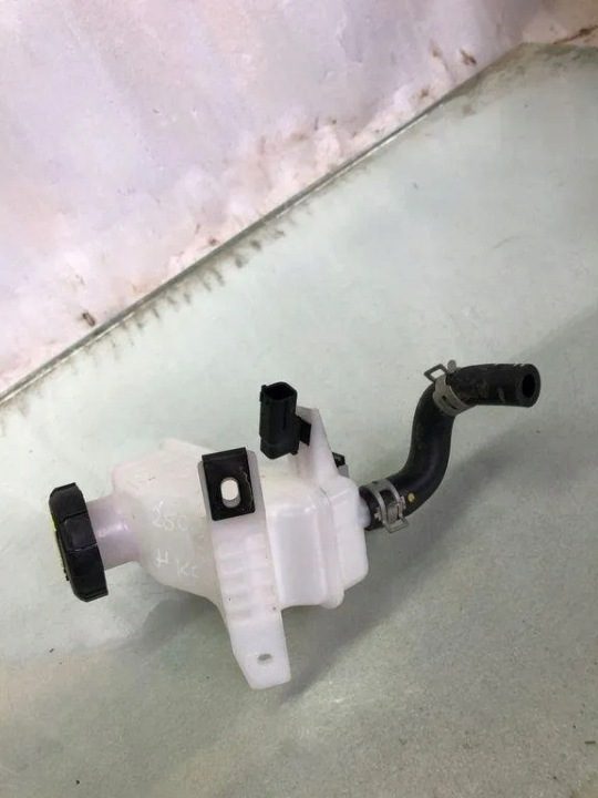 Бачок тормозной жидкости HYUNDAI 4E29SX 1.6L 2024, фото 2