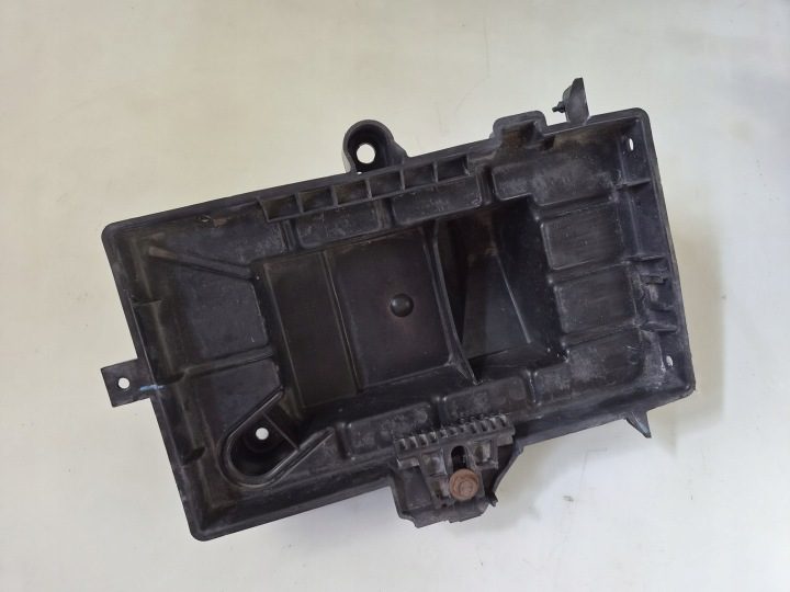 Кожух аккумулятора Chrysler OE 68053342AG, фото 1