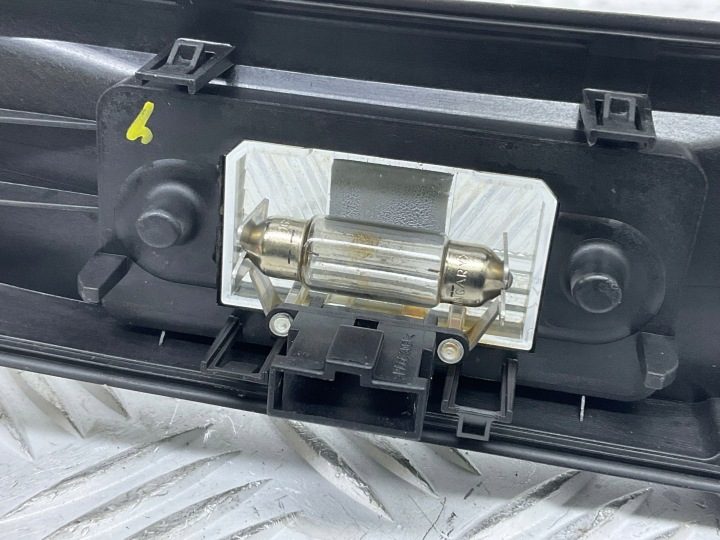2011 Volkswagen Tiguan Молдинг подсветки номера 5N0827566T, фото 12