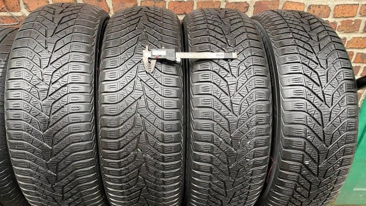 4× Шина зимняя Yokohama BluEarth Winter V905 225/65R17 102 H сцепление на снегу (3PMSF), фото 1