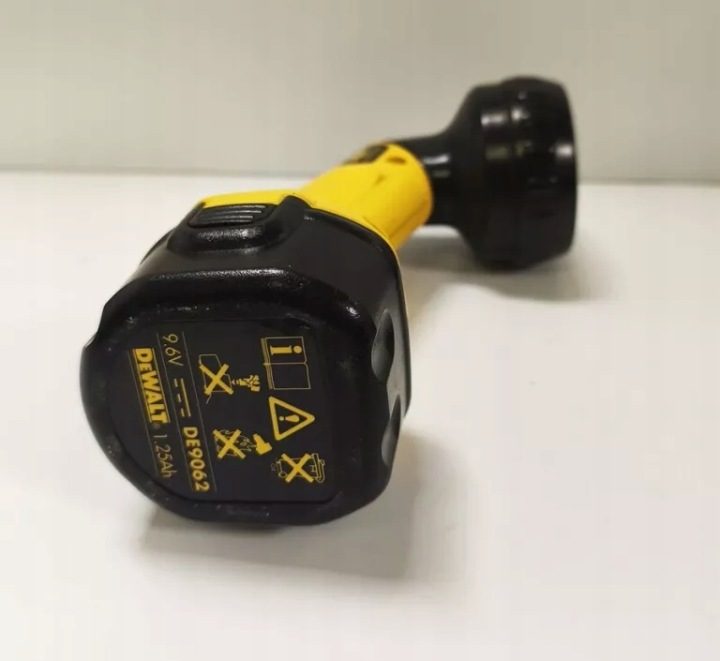 Фонарик аккумуляторный DeWalt DCL040 18V (без аккумулятора и зарядного устройства), фото 7