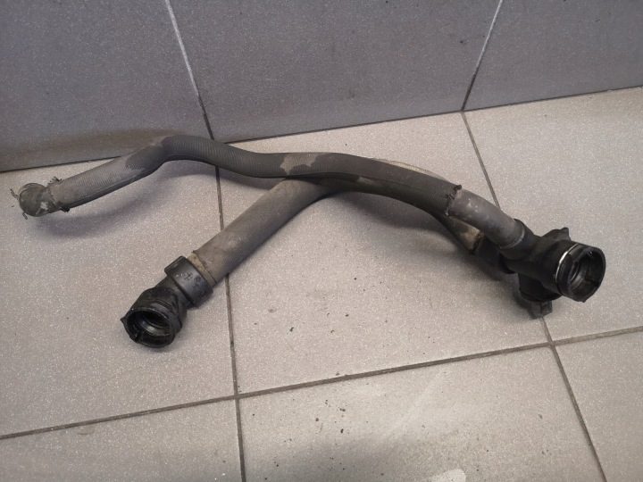 Патрубок радиатора Audi A4 B7 1.8T BFB 8E0121049, фото 1