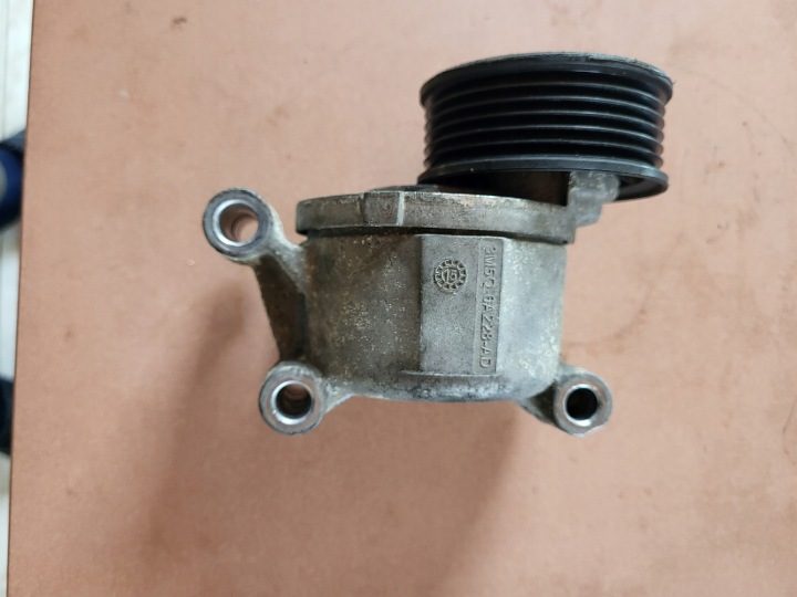 Ford OE 3M5Q6A228-AD натяжитель приводного ремня поликлинового, фото 1