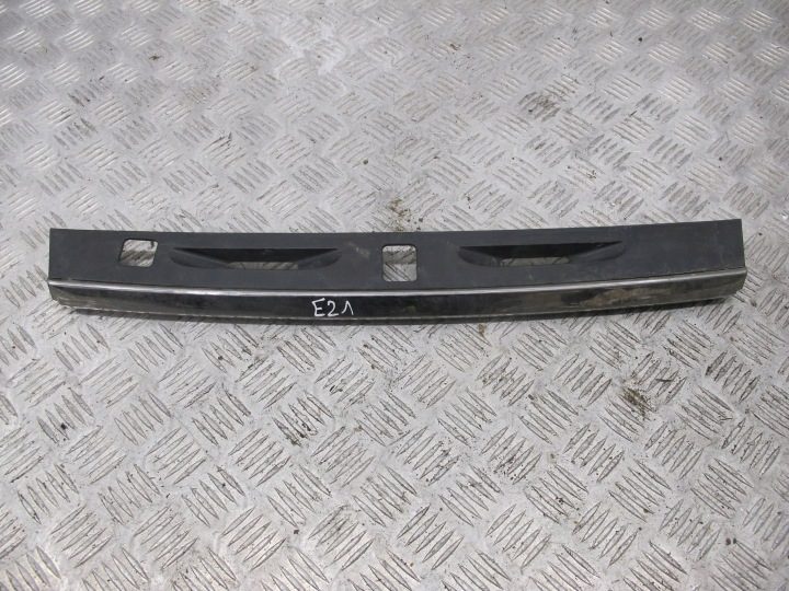 TOYOTA COROLLA E21 СЕДАН МОЛДИНГ ФОНАРИ ПОДСВЕТКИ НОМЕРА НОМЕРНОГО 20-, фото 1