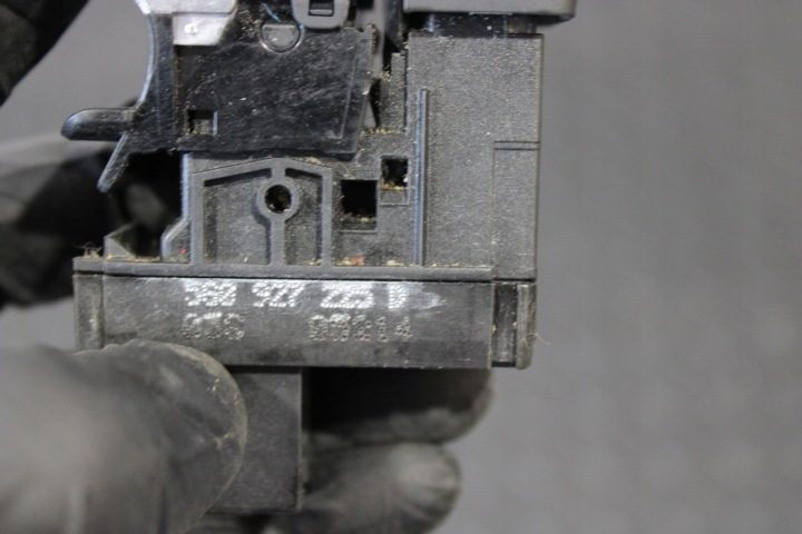 Кнопка ручного тормоза авто Hold VW Golf VII 7 5G0 5G0927225D, фото 2