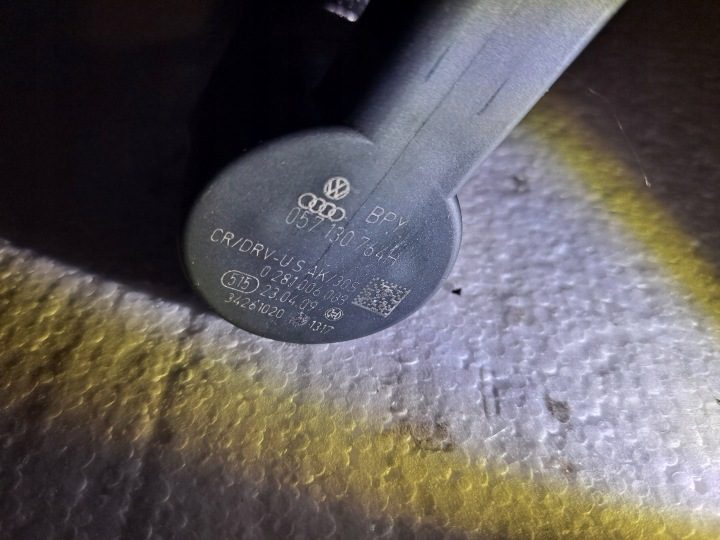Audi VW 2.0 TDI молдинг регулятор давления 057130764H 0281006003 03l089c, фото 2