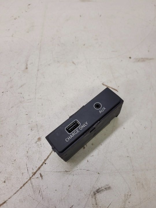 ПОРТ ВХОД AUX USB AUDI A4 B9 A5 Q5 8W0035726, фото 2