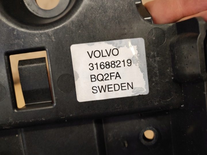 Площадка аккумулятора Volvo V90 II 2, фото 4