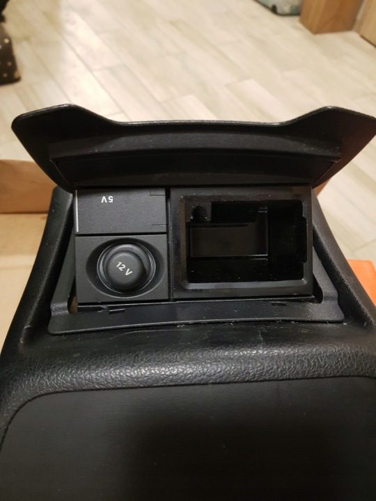 РЕШЕТКИ Обдува tunela задние Бардачок USB Mercedes E KL. W238 A238 EU, фото 5