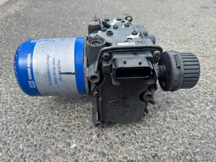 Клапан Осушитель APM Mercedes Atego 3 Actros MP4 Antos A0014461764, фото 3