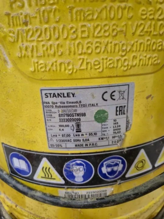 Компрессор безмасляный вертикальный Stanley D 200/10/24V 1,1 кВт 10 бар 24 L, фото 5