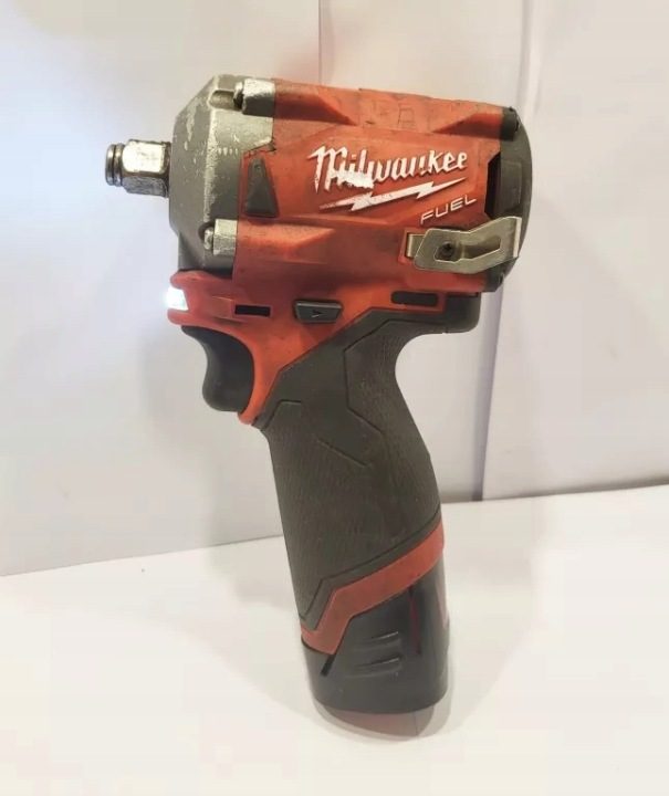 Kompaktowy ударный гайковерт Milwaukee M12 FIWF12-0X 339 Нм ТОПЛИВНЫЙ 1/2" 4933464615, фото 1