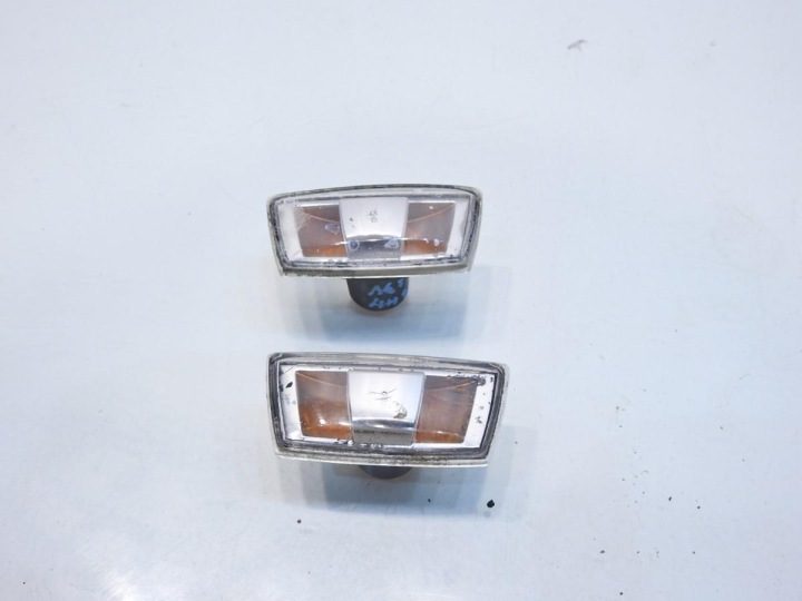 ПОВТОРИТЕЛЬ ПОВОРОТА В КРЫЛО OPEL ASTRA III H 13131298 13131299, фото 2