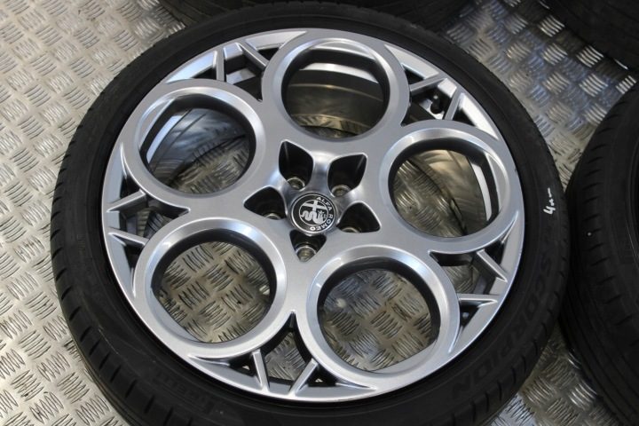 Колеса диски литые диски 235/40 R20 лето ET37 Alfa Romeo Tonale, фото 4