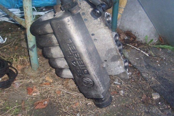 Впускной коллектор VW TRANSPORTER T4 2.4 дизель 74129710, фото 1