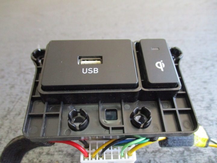 Разъем USB Hyundai Tucson 83675-J9AD0, фото 2