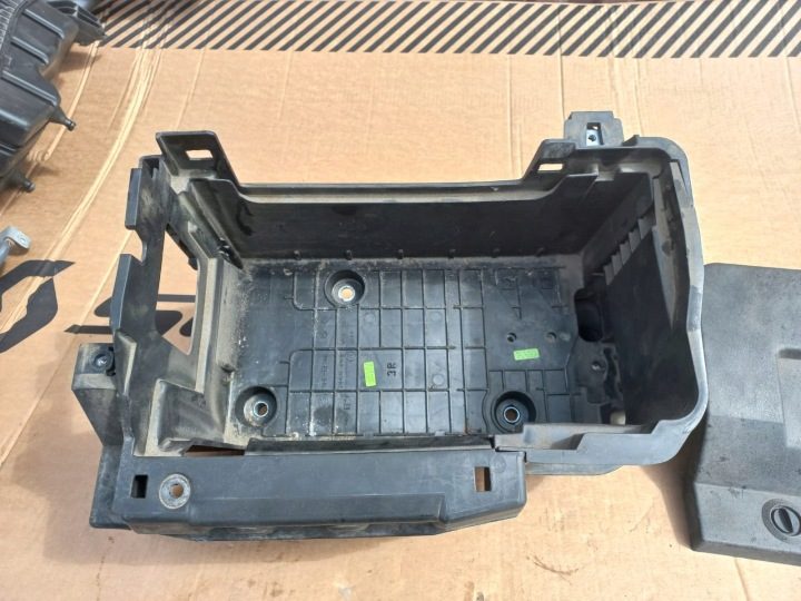 Renault Latitude кожух аккумулятора, фото 3