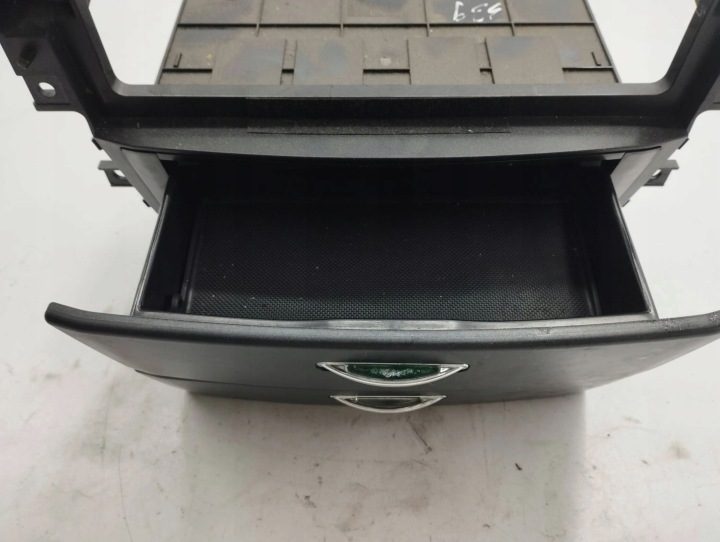 Пепельница KIA SORENTO I (JC) 845703E00 2.5L дизель 125 кВт 2009, фото 4