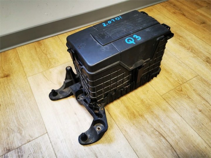 Кожух аккумулятора площадка аккумулятора Audi A3 8P 1K0915333B 1K0915333C, фото 1