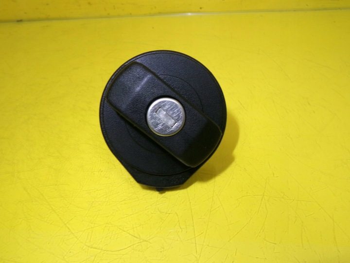 КРЫШКА ГОРЛОВИНЫ БЕНЗОБАКА AUDI VW 1J0201553B NR8, фото 2