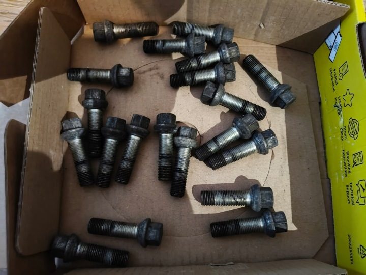 БОЛТЫ ДЛЯ ЦВЕТ ДИСКОВ M14x1,5 45 мм ШАР 10,9 MERCEDES, фото 1