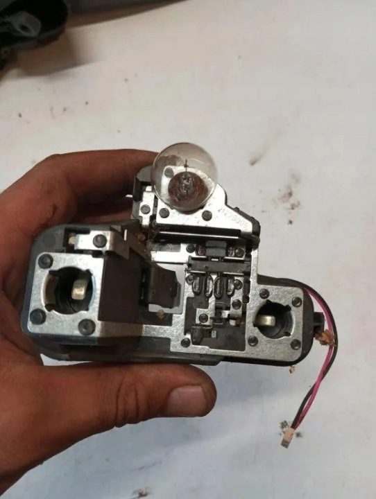 Контакты заднего фонаря VOLVO V40 ХЭТЧБЕК 31299833 2.0L дизель 140 кВт 2015, фото 1