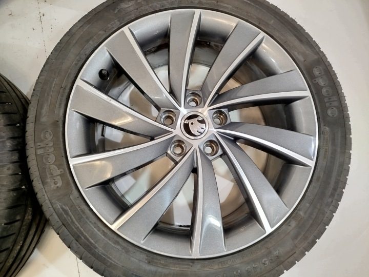 Диски с шинами Skoda Superb III 3V 5X112 18" + отл. шины ! комплект !, фото 3