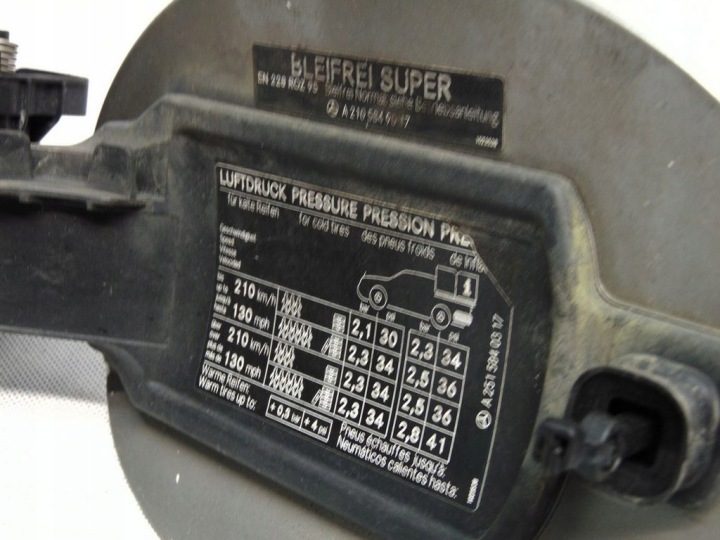 Лючок горловины бензобака + крышка краска: C723 Mercedes R W251 V251 3.5 V6 2005-, фото 6