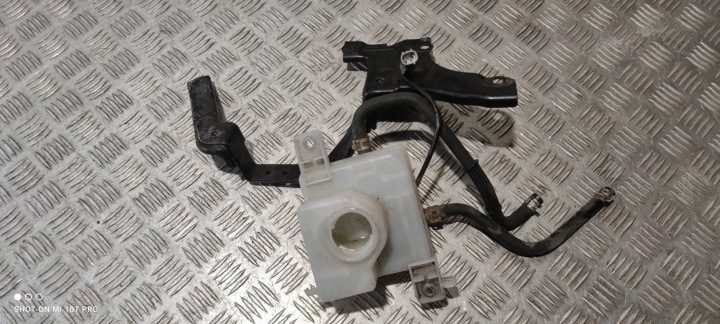 Бачок тормозной жидкости Toyota Prius+ (ZVW40), фото 4