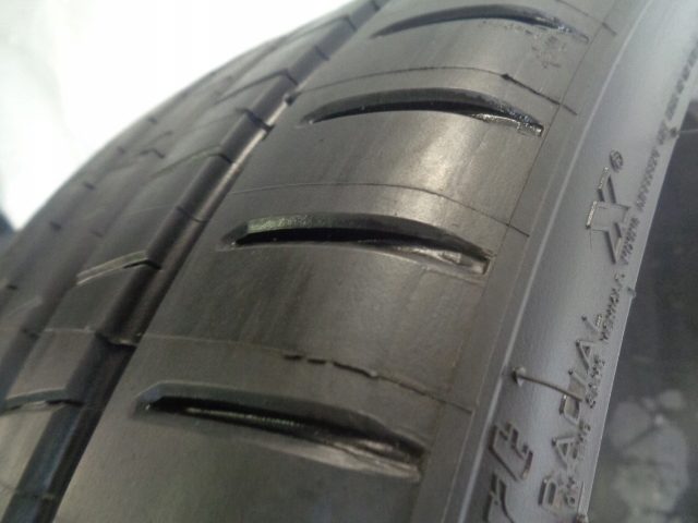 Шина летняя Michelin Pilot Супер Sport 235/35R20 92 Y усилитель (XL) K1 - Ferrari, фото 4