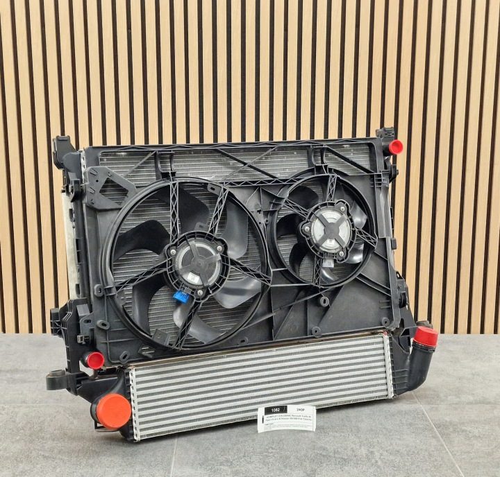Комплект радиаторов Trafik III Opel Vivaro B Nissan NV300 Talento 214103569R, фото 1