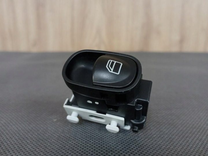MERCEDES CLK W209 РЕСТАЙЛИНГ КНОПКА СТЕКЛОПОДЪЕМНИКА A2098203510, фото 1