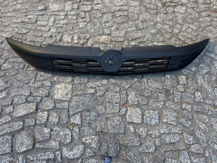 Решетка радиатора Передняя Fiat Doblo II рестайлинг 735594204, фото 1
