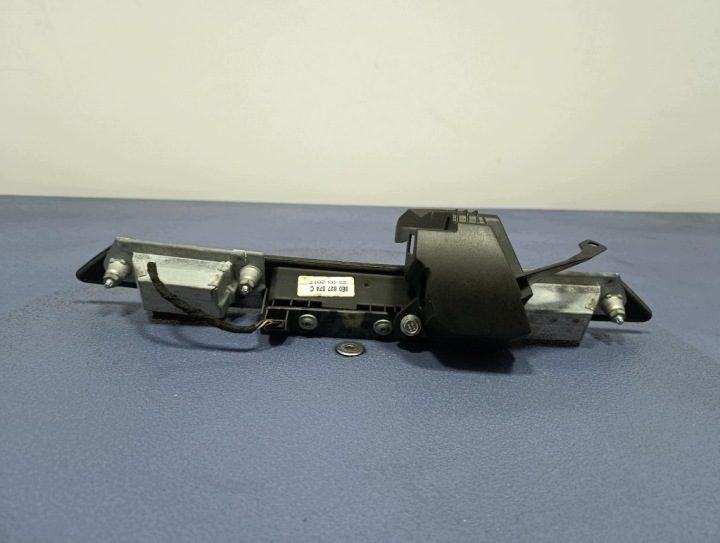 Audi A6 C6 4F 04- седан накладка крышки задняя концевик 8E0827574C, фото 3