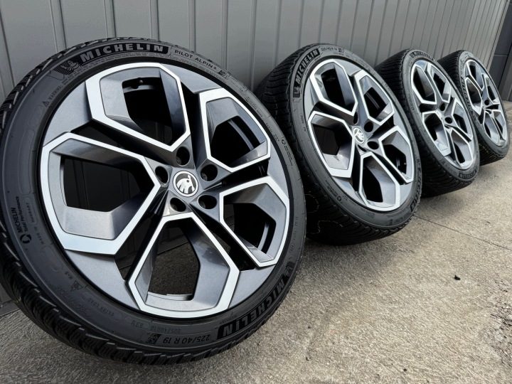 OEM КОЛЕСА ЗИМНИЕ SKODA OCTAVIA IV RS NX 225/40/19 Michelin Alpin5, фото 2