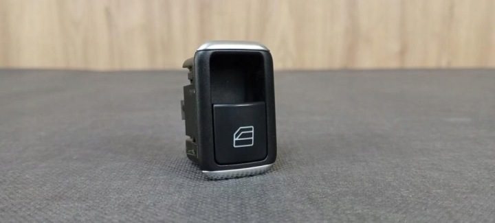 Mercedes B-класс W246 переключатель регулировки стекла двери A2049058102, фото 1