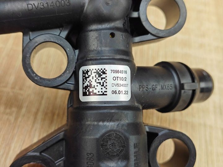 Оригинальный термостат масляного радиатора BMW 2.0D G22 G26 G30 G31 70564516 38 л.с., фото 4