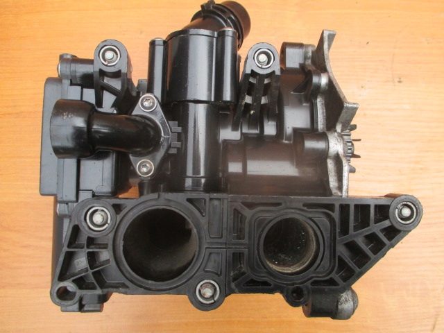 VW Audi 1.8 2.0 TFSI патрубок охлаждения корпус Terostatu помпа 06L121111H, фото 5