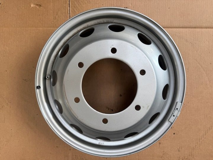 Штампованный диск Volkswagen OE Crafter 5.5" x 17" 6x205 ET 121,5, фото 1