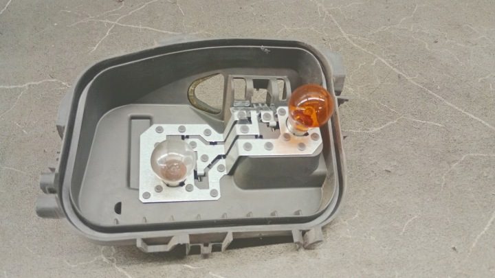 Контакты заднего фонаря VW SHARAN (7M8, 7M9, 7M6) 7N0945257 2.0L дизель 100 кВт, фото 1
