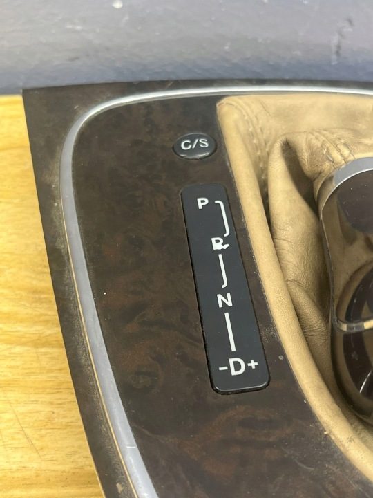 Mercedes-Benz E W211 2005 Рамка рычага переключения передач, фото 2