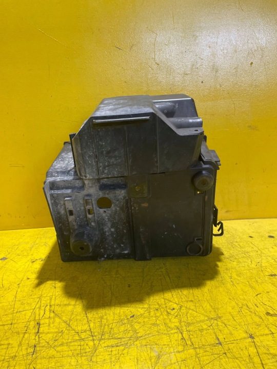 Volvo S40 V50 Ford C-MAX I площадка аккумулятора 30667940, фото 3
