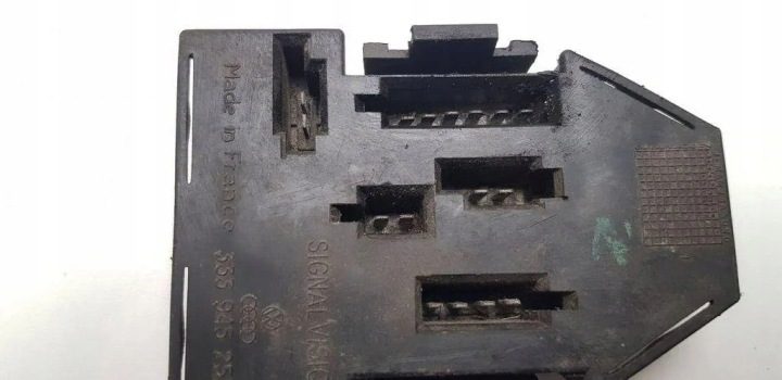 Контакты заднего фонаря VW PASSAT B3/B4 (3A2, 35I) 333945257 1.9L дизель 66 кВт, фото 3