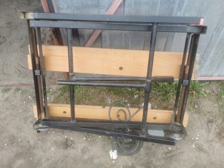 AEG СКЛАДНОЙ СТОЛ СЛЕСАРНЫЙ РАБОЧИЙ ДЛЯ ГАРАЖА С PRĄDEM, фото 2
