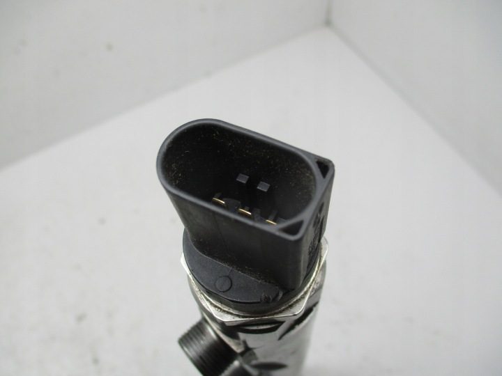 BMW X3 E83 e60 2.0 дизель N47 датчик давления топлива 0281002988, фото 2