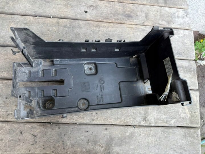 Корпус площадка аккумулятора Opel Insignia A 22818746 13330946, фото 2