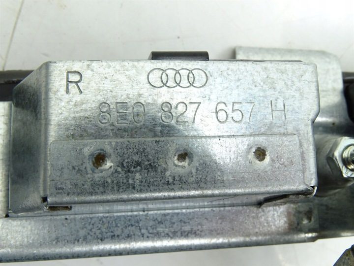 НАКЛАДКА ПОДСВЕТКА КОНЦЕВИК КРЫШКИ ЗАДНИЙ КНОПКА 8H0827657H Audi A8 D4 4H, фото 5
